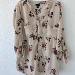 Rue21 White floral blouse.size M